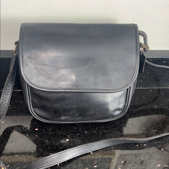 Coach vintage 80's leather shoulder bag. Style 4110 in great condition. - Picture 2 of 13